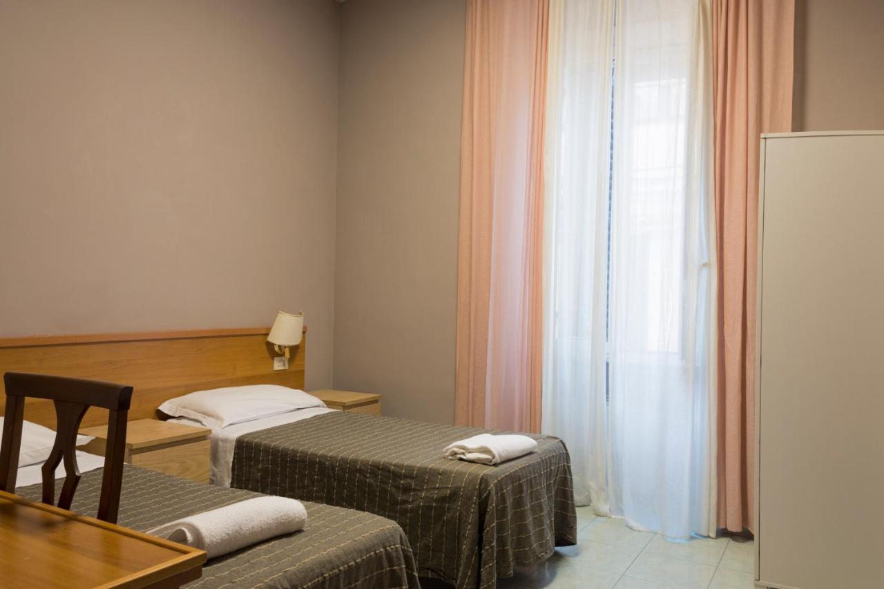 Hoteli Róma Kültér fotó
